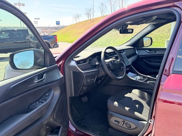 2026 Jeep Grand Cherokee GRAND CHEROKEE LAREDO X 4X4