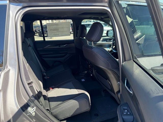 2026 Jeep Grand Cherokee GRAND CHEROKEE LAREDO X 4X4