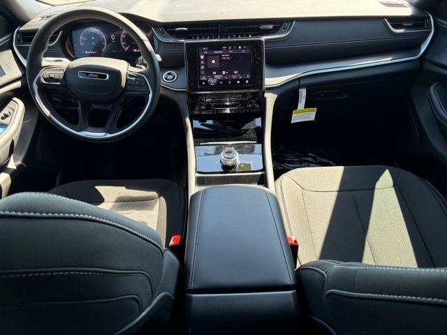 2026 Jeep Grand Cherokee GRAND CHEROKEE LAREDO X 4X4