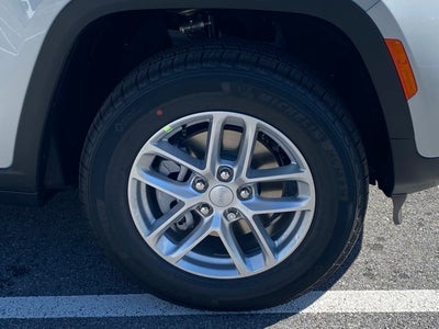 2025 Jeep Grand Cherokee GRAND CHEROKEE LAREDO X 4X4