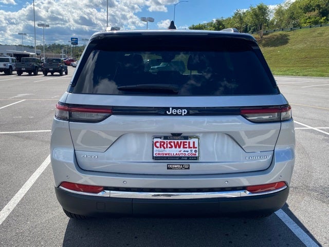 2025 Jeep Grand Cherokee GRAND CHEROKEE LAREDO X 4X4