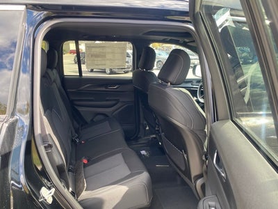 2025 Jeep Grand Cherokee GRAND CHEROKEE LAREDO X 4X4