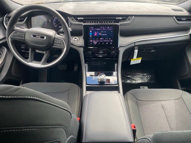 2025 Jeep Grand Cherokee GRAND CHEROKEE LAREDO X 4X4