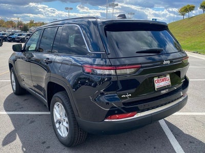 2025 Jeep Grand Cherokee GRAND CHEROKEE LAREDO X 4X4