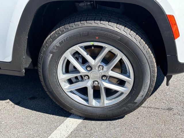 2026 Jeep Grand Cherokee GRAND CHEROKEE LAREDO X 4X4