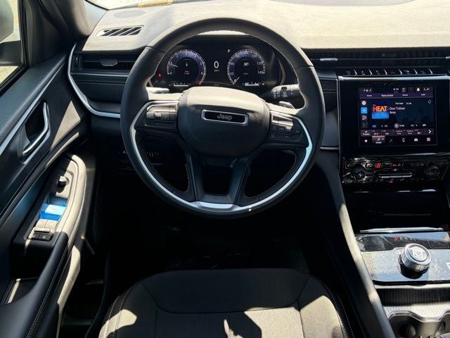 2026 Jeep Grand Cherokee GRAND CHEROKEE LAREDO X 4X4