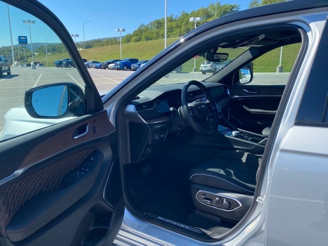 2025 Jeep Grand Cherokee GRAND CHEROKEE SUMMIT 4X4