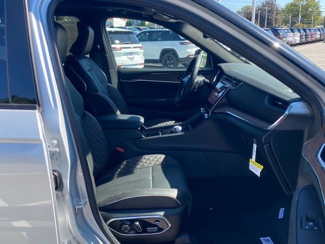 2025 Jeep Grand Cherokee GRAND CHEROKEE SUMMIT 4X4