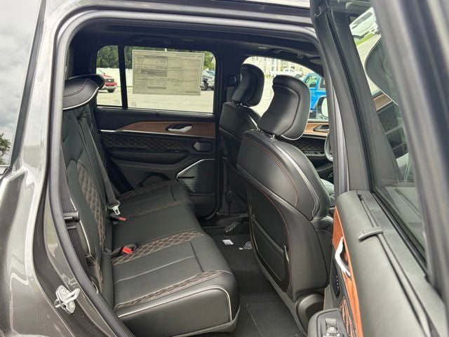 2026 Jeep Grand Cherokee GRAND CHEROKEE SUMMIT 4X4