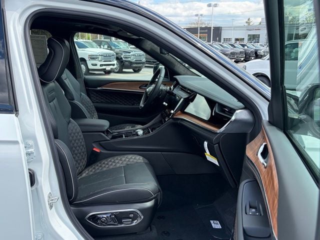 2026 Jeep Grand Cherokee GRAND CHEROKEE SUMMIT 4X4