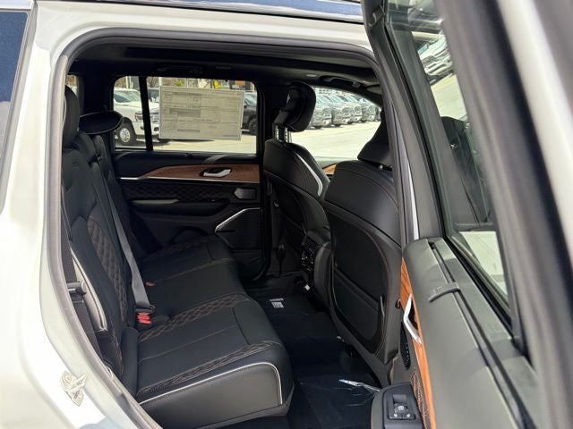 2026 Jeep Grand Cherokee GRAND CHEROKEE SUMMIT 4X4