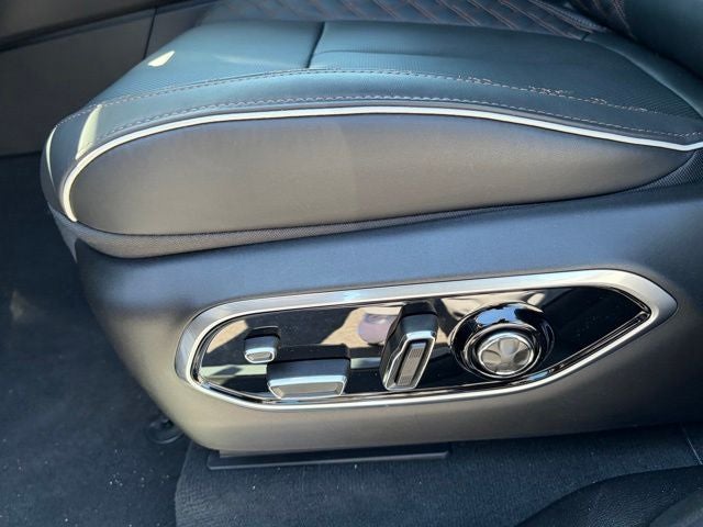 2026 Jeep Grand Cherokee GRAND CHEROKEE SUMMIT 4X4