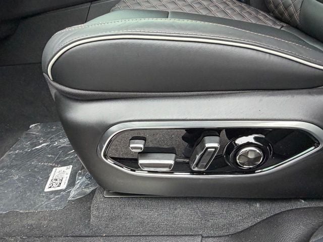 2026 Jeep Grand Cherokee GRAND CHEROKEE SUMMIT 4X4