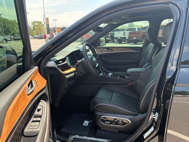 2026 Jeep Grand Cherokee GRAND CHEROKEE SUMMIT 4X4