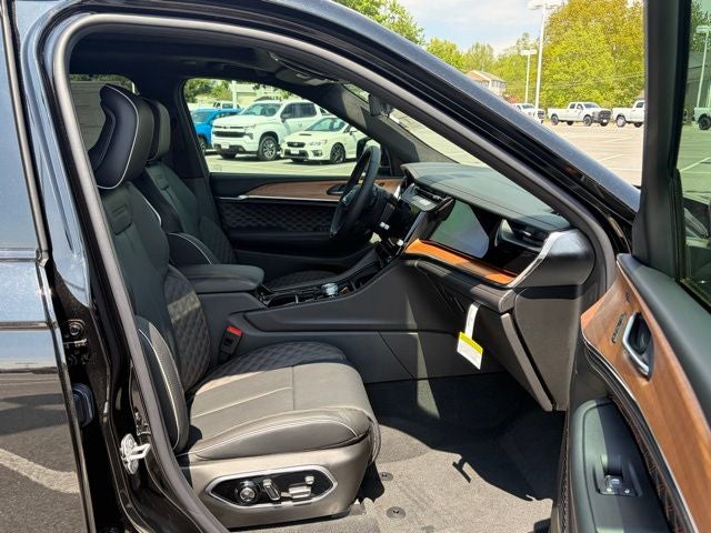 2026 Jeep Grand Cherokee GRAND CHEROKEE SUMMIT 4X4