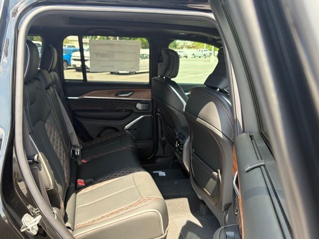 2026 Jeep Grand Cherokee GRAND CHEROKEE SUMMIT 4X4