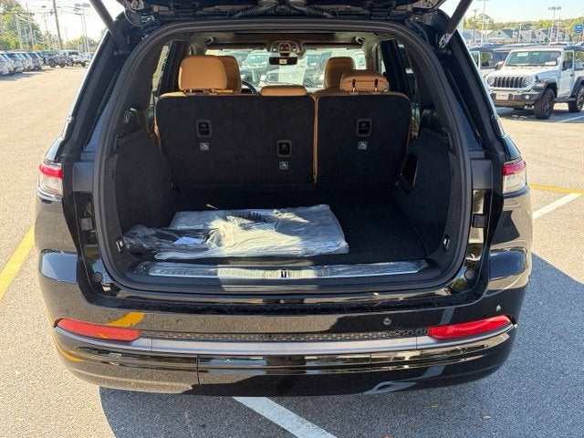 2027 Jeep Grand Cherokee GRAND CHEROKEE SUMMIT 4X4