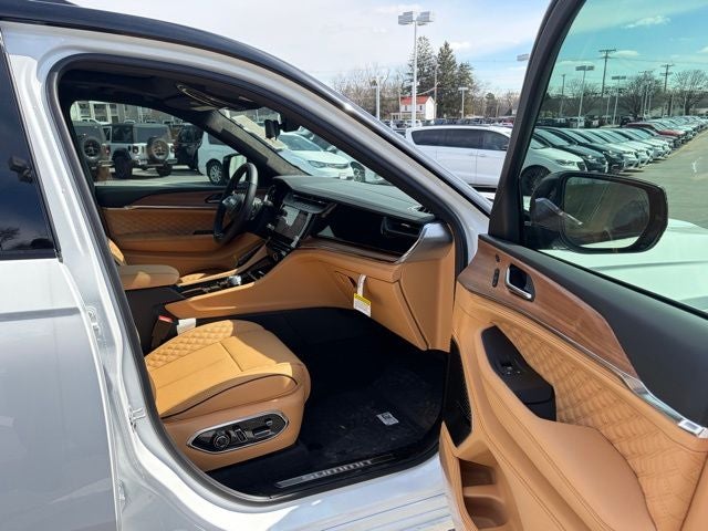 2026 Jeep Grand Cherokee GRAND CHEROKEE SUMMIT 4X4