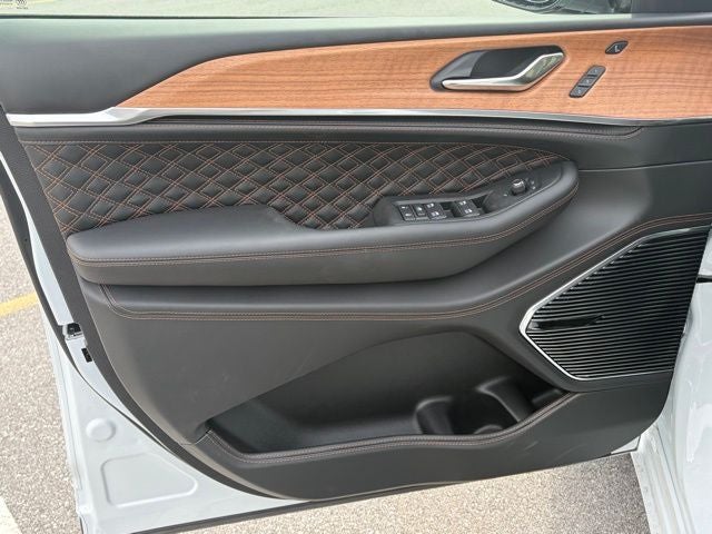 2026 Jeep Grand Cherokee GRAND CHEROKEE SUMMIT 4X4