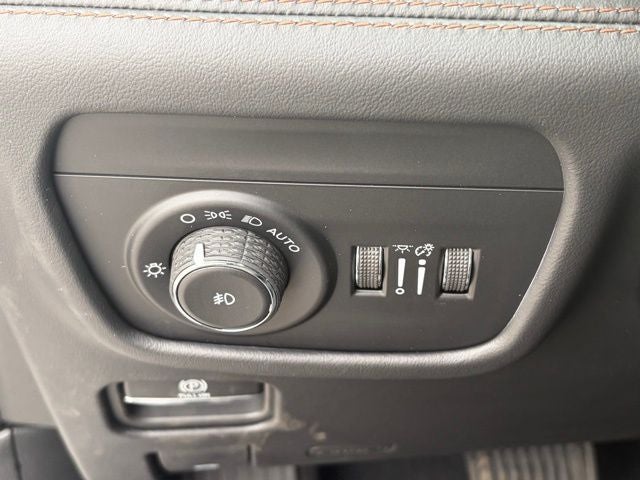 2026 Jeep Grand Cherokee GRAND CHEROKEE SUMMIT 4X4