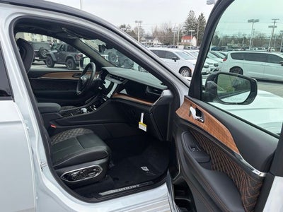 2026 Jeep Grand Cherokee GRAND CHEROKEE SUMMIT 4X4