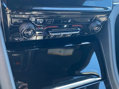 2025 Jeep Grand Cherokee GRAND CHEROKEE L LAREDO X 4X4