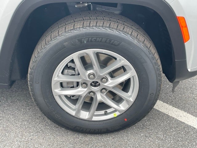 2025 Jeep Grand Cherokee GRAND CHEROKEE L LAREDO X 4X4