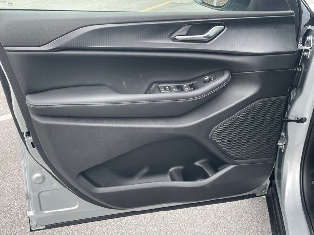 2025 Jeep Grand Cherokee GRAND CHEROKEE L LAREDO X 4X4