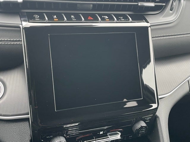 2025 Jeep Grand Cherokee GRAND CHEROKEE L LAREDO X 4X4