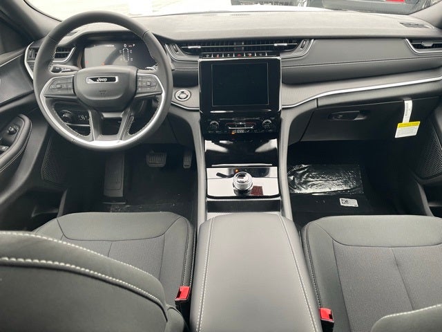 2025 Jeep Grand Cherokee GRAND CHEROKEE L LAREDO X 4X4