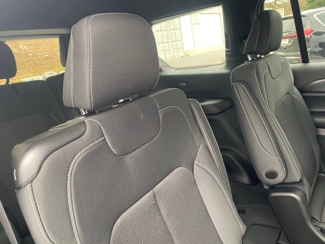 2025 Jeep Grand Cherokee GRAND CHEROKEE L LAREDO X 4X4