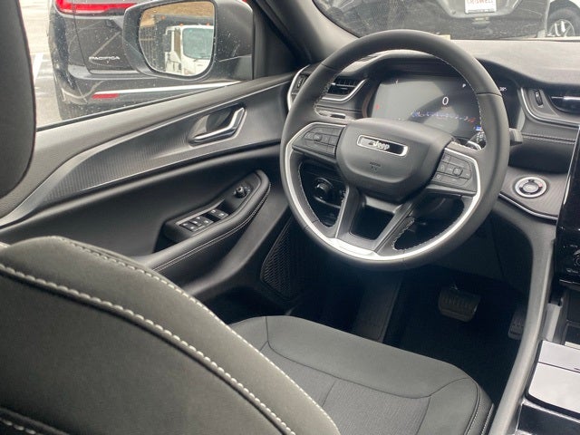 2025 Jeep Grand Cherokee GRAND CHEROKEE L LAREDO X 4X4