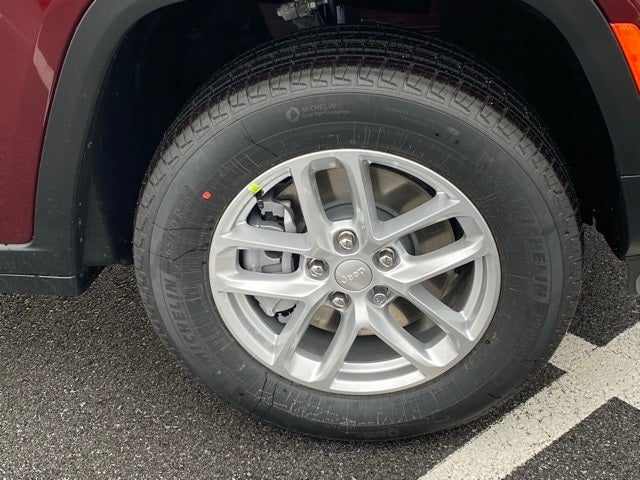 2025 Jeep Grand Cherokee GRAND CHEROKEE L LAREDO X 4X4