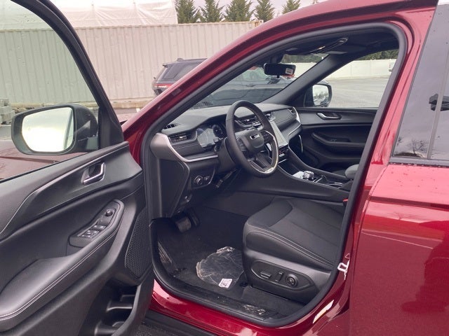 2025 Jeep Grand Cherokee GRAND CHEROKEE L LAREDO X 4X4