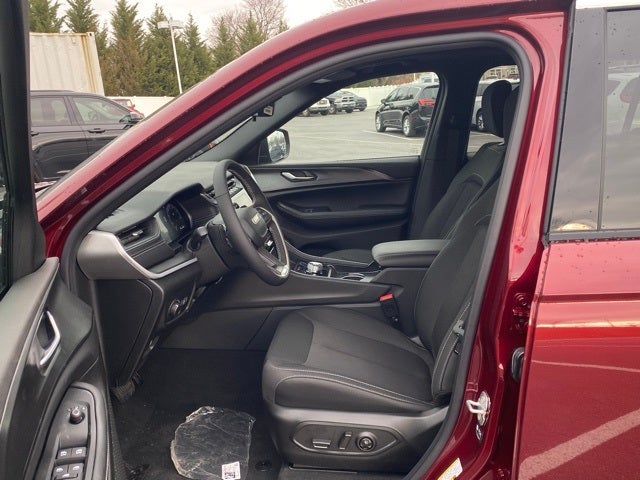 2025 Jeep Grand Cherokee GRAND CHEROKEE L LAREDO X 4X4