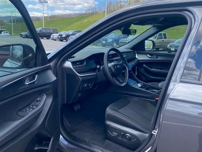 2025 Jeep Grand Cherokee GRAND CHEROKEE L LAREDO 4X4