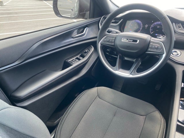 2025 Jeep Grand Cherokee GRAND CHEROKEE L LAREDO 4X4