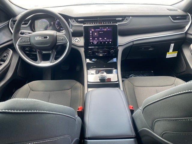 2025 Jeep Grand Cherokee GRAND CHEROKEE L LAREDO 4X4