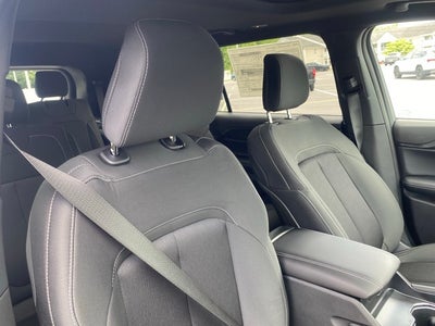 2025 Jeep Grand Cherokee GRAND CHEROKEE L LAREDO X 4X4