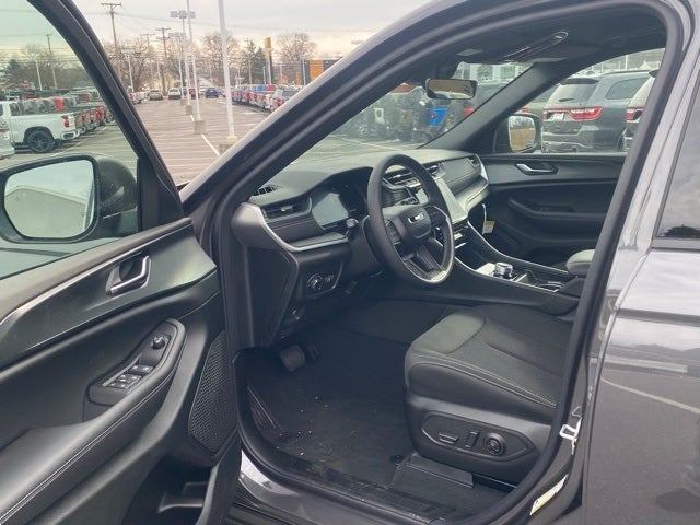 2025 Jeep Grand Cherokee GRAND CHEROKEE L LAREDO X 4X4