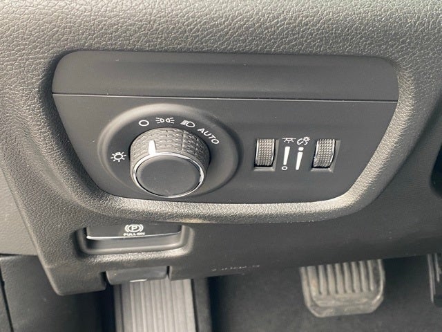 2025 Jeep Grand Cherokee GRAND CHEROKEE L LAREDO X 4X4