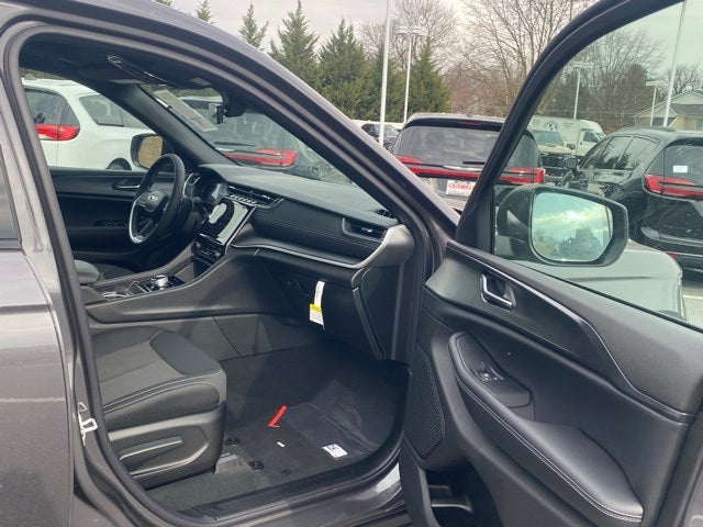 2025 Jeep Grand Cherokee GRAND CHEROKEE L LAREDO X 4X4