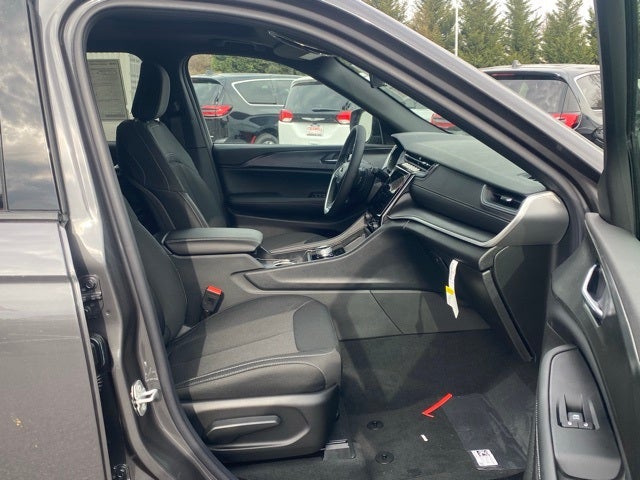 2025 Jeep Grand Cherokee GRAND CHEROKEE L LAREDO X 4X4