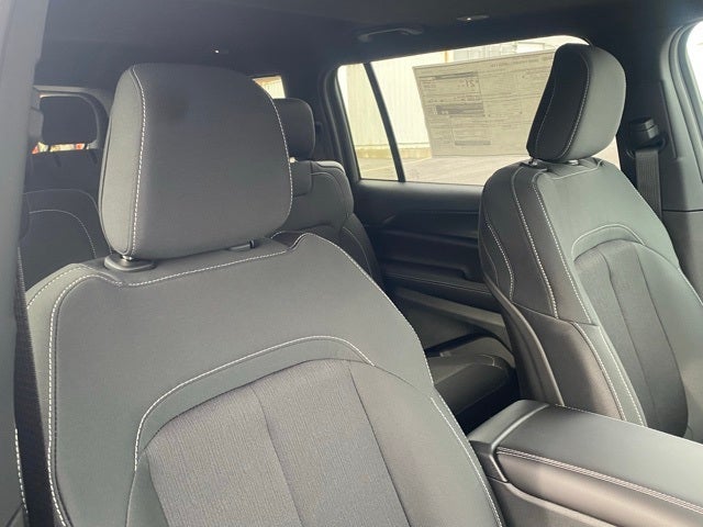 2025 Jeep Grand Cherokee GRAND CHEROKEE L LAREDO X 4X4