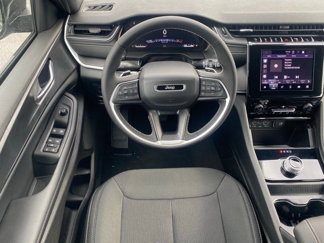 2025 Jeep Grand Cherokee GRAND CHEROKEE L LAREDO X 4X4