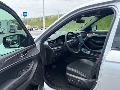 2026 Jeep Grand Cherokee GRAND CHEROKEE L LAREDO ALTITUDE 4X4