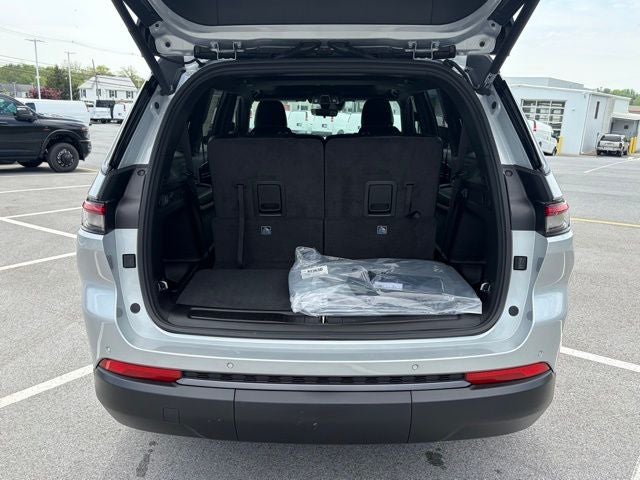 2026 Jeep Grand Cherokee GRAND CHEROKEE L LAREDO ALTITUDE 4X4