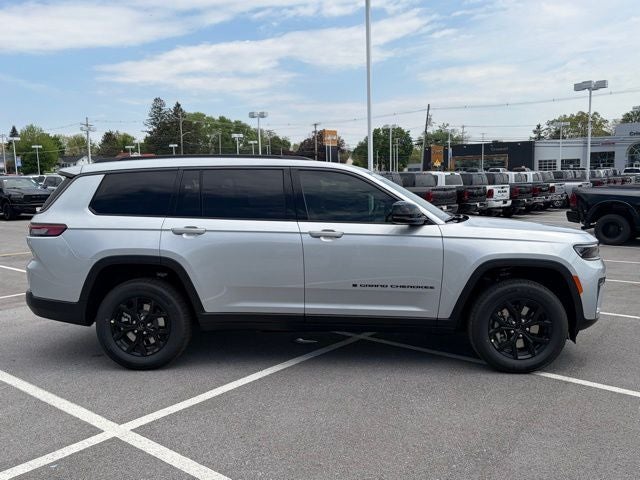 2026 Jeep Grand Cherokee GRAND CHEROKEE L LAREDO ALTITUDE 4X4