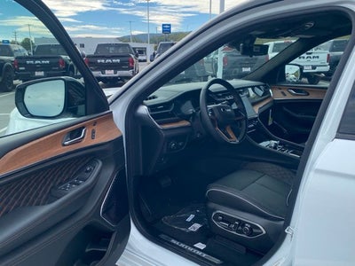 2025 Jeep Grand Cherokee GRAND CHEROKEE L SUMMIT RESERVE 4X4