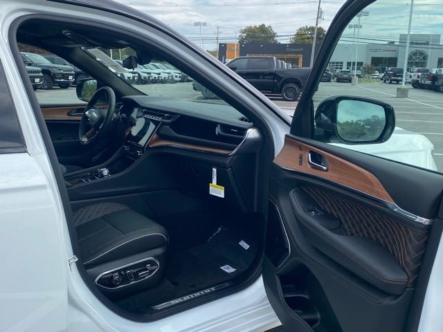 2025 Jeep Grand Cherokee GRAND CHEROKEE L SUMMIT RESERVE 4X4